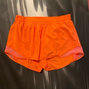 Lululemon shorty Hot Shorts 4 inch